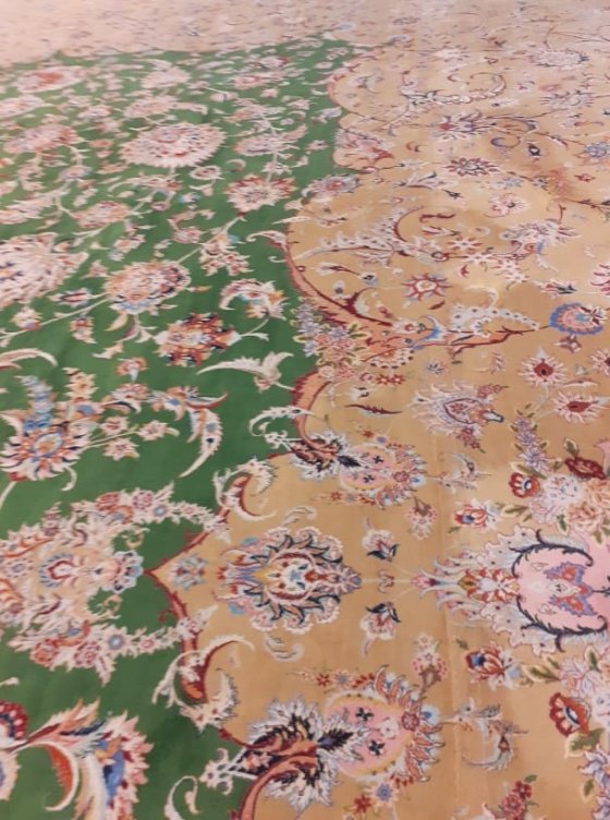 koberec váží 35 tun