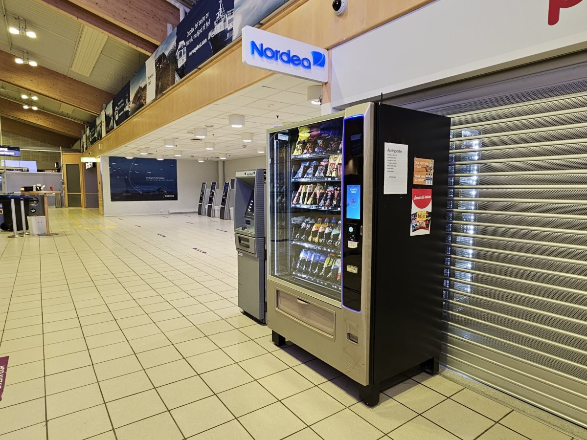 Automat na pití a bankomat