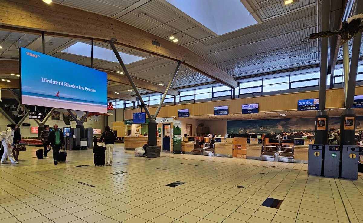 Check-in přepážky, letiště Evenes