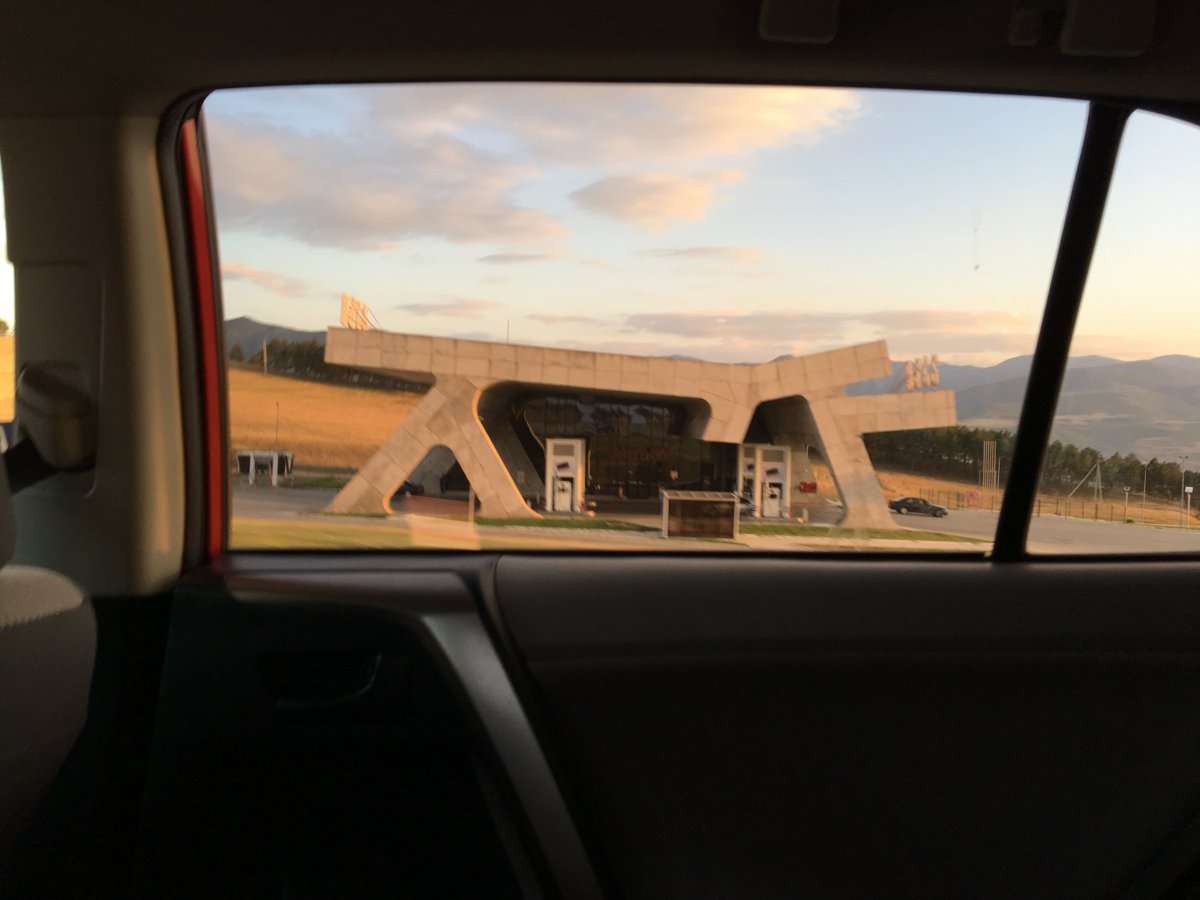 moderní odpočívadlo za Gori