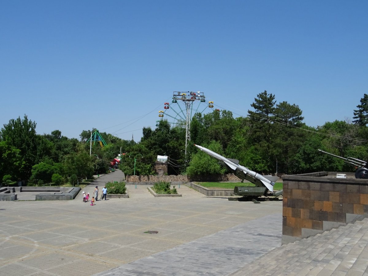 Park Vítězství se zábavním centrem.