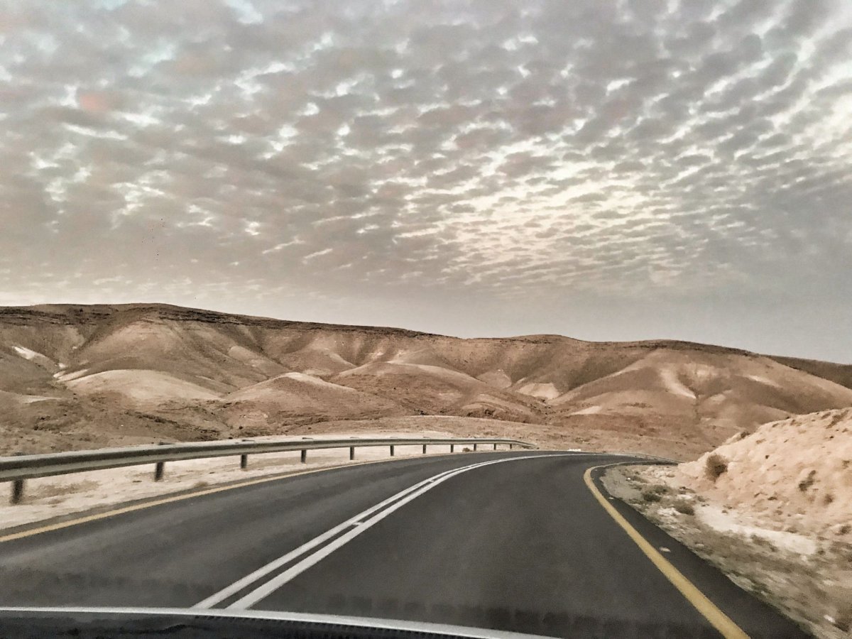 Cesta pouští a nádherné západy slunce..