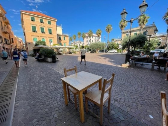 Centrum městečka - zatím vylidněného