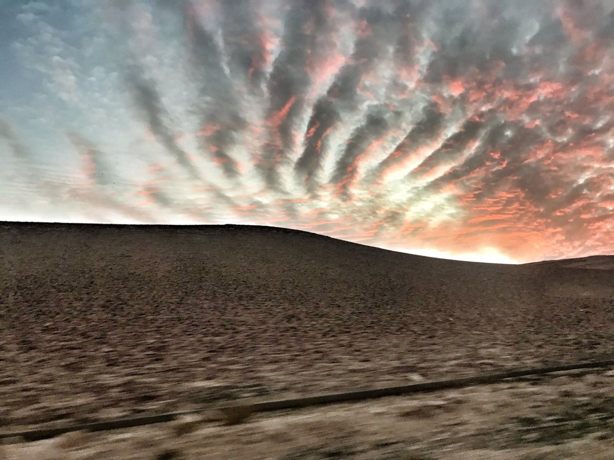 Cesta pouští a nádherné západy slunce..