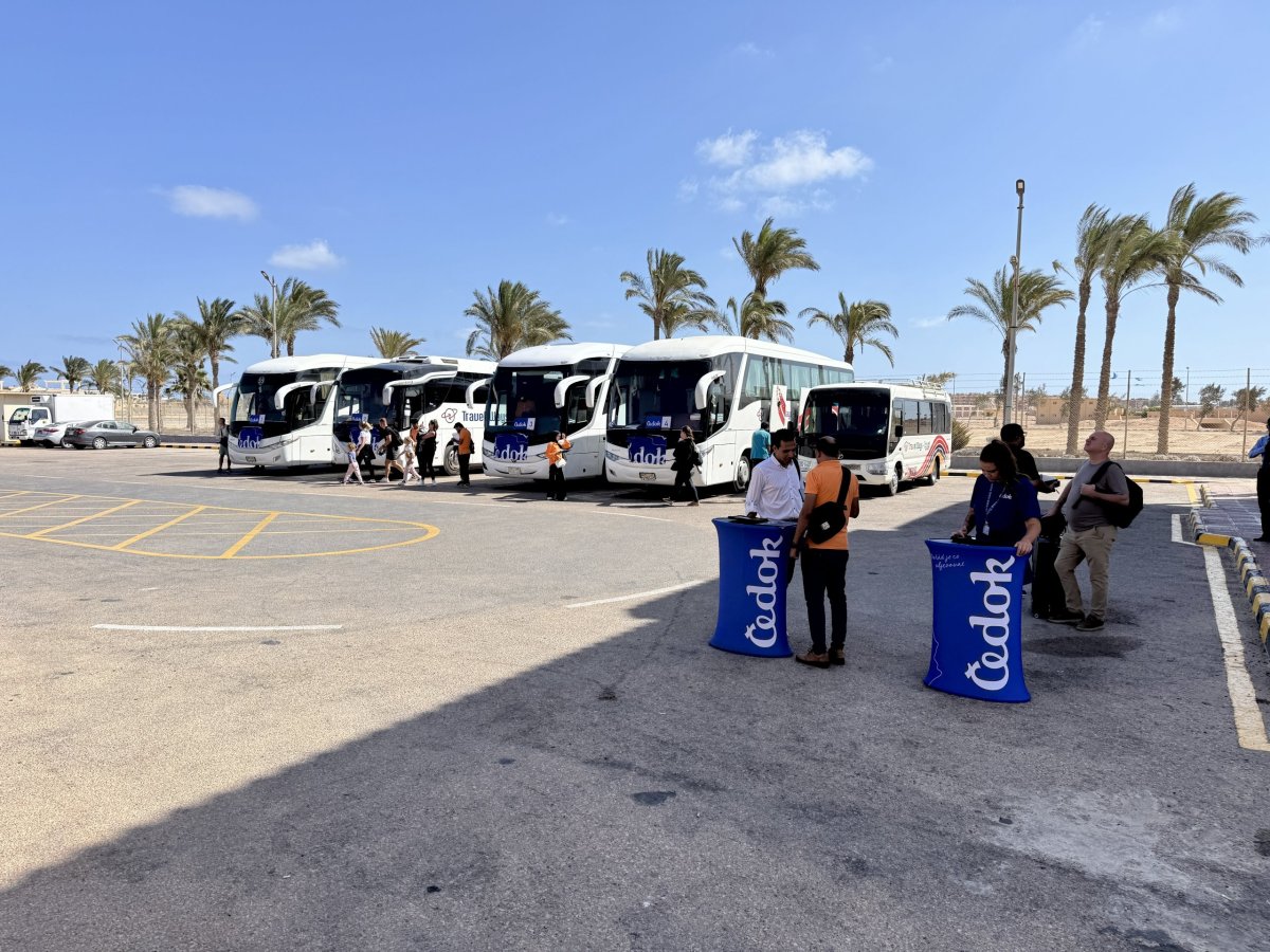 Autobusy z letiště do hotelových resortů