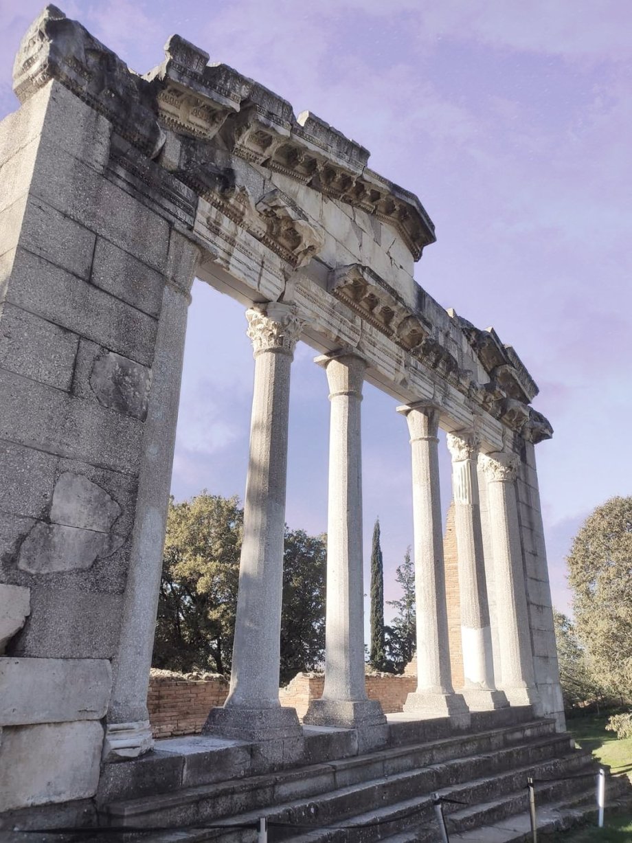 V parku Appollonia u Fieru