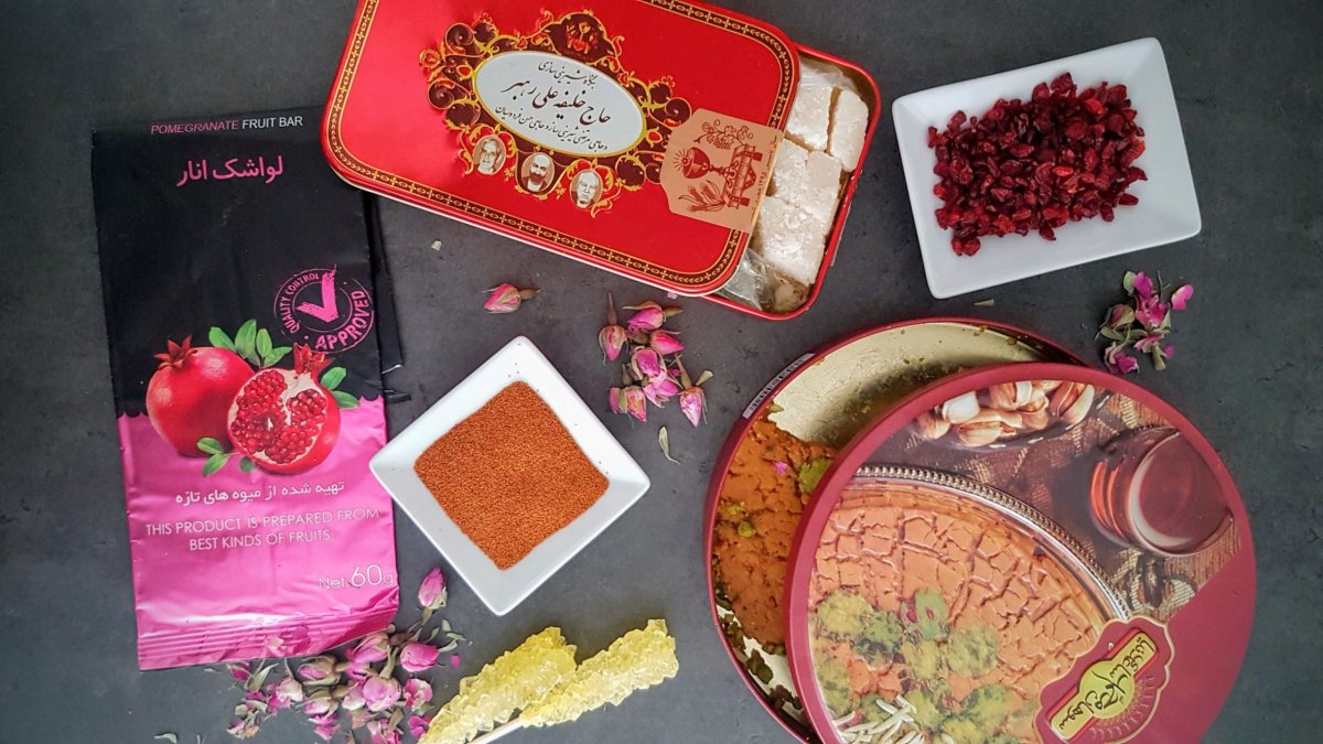 Lavashk, Willow Musk, sladkosti z Yazdu, Sohan a sušené barberries.
