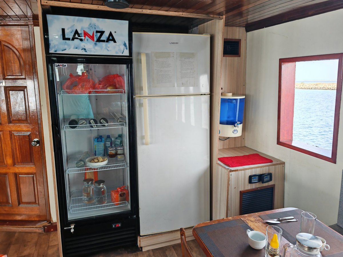 Lednice na vodu, každý mel svoji lahev