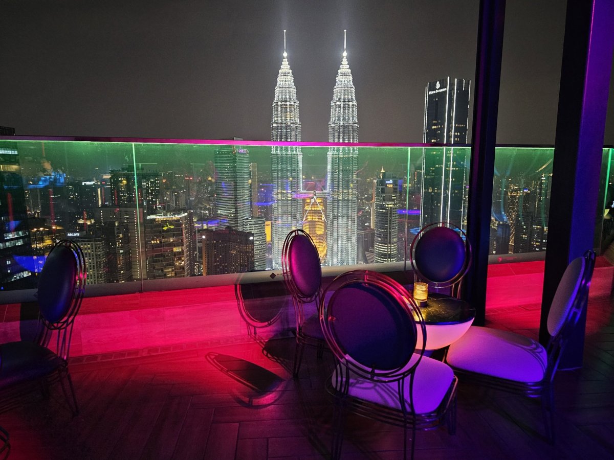 Výhled z hotelového baru