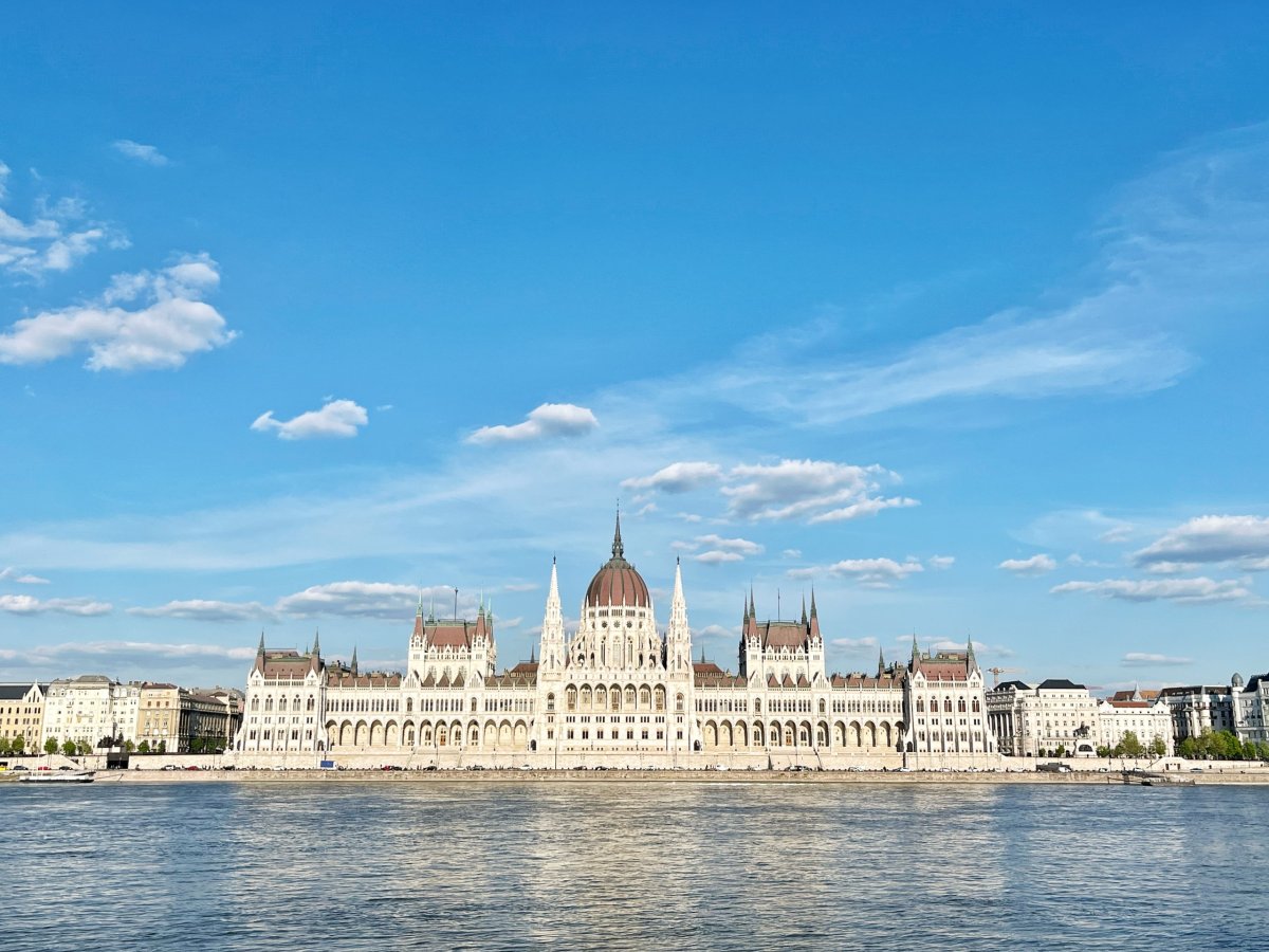  Maďarský parlament 