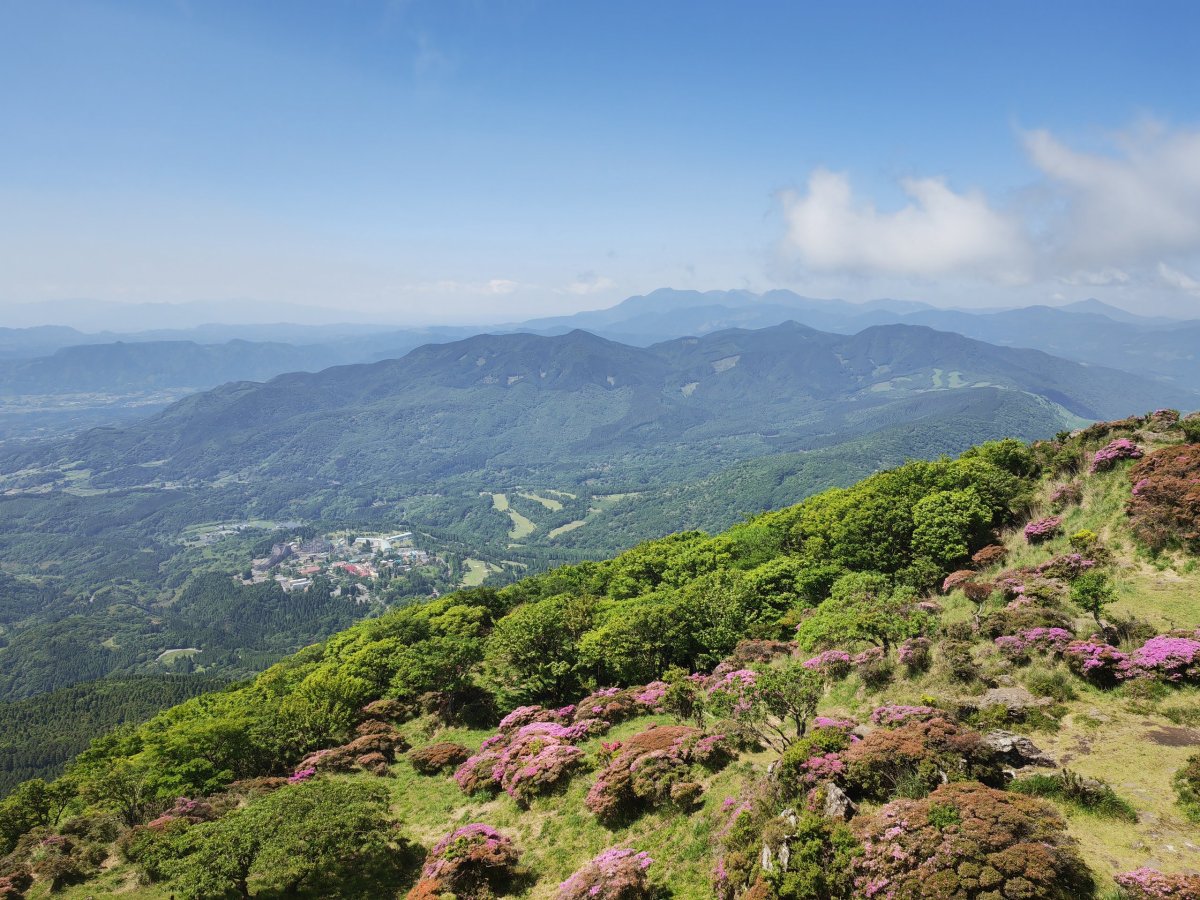 Výhled z hory Tsurumi