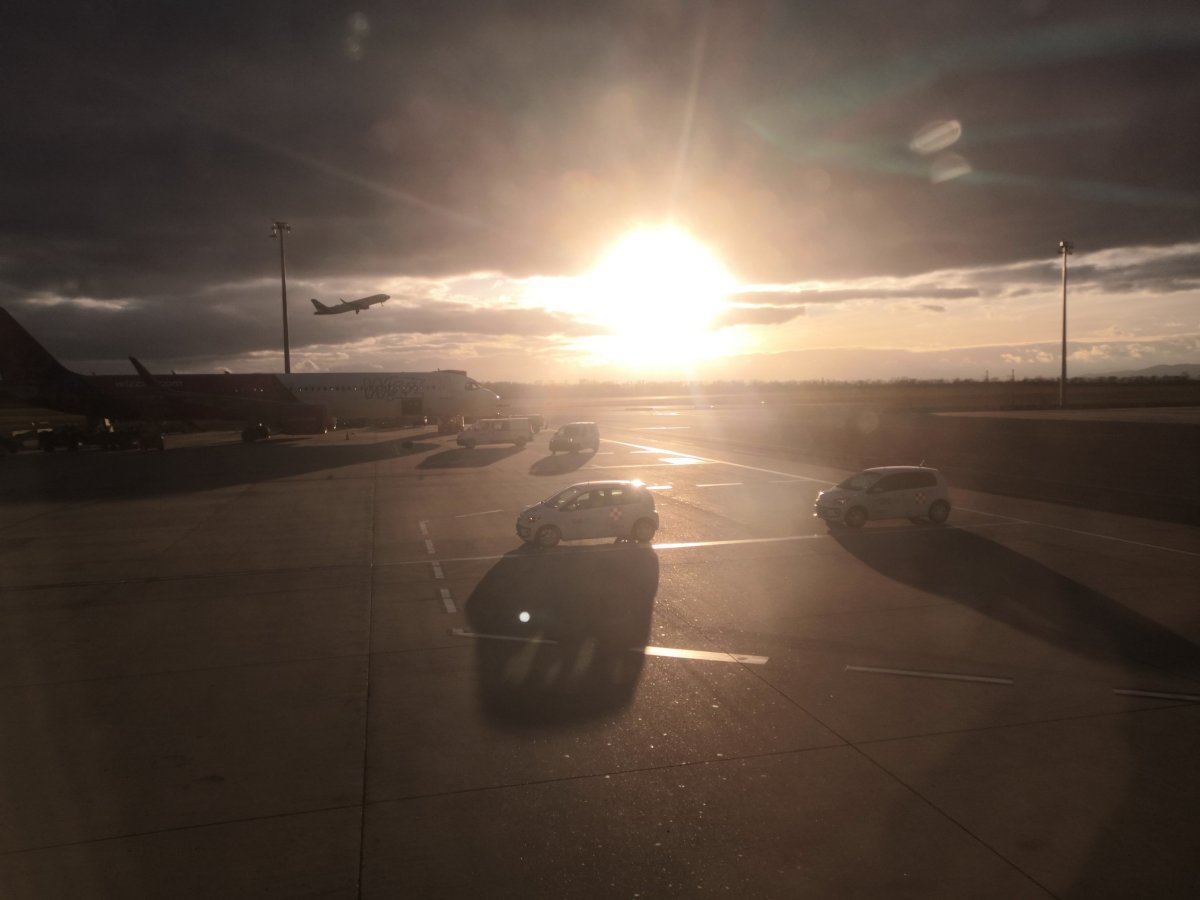 Před odletem na letišti ve Vídni