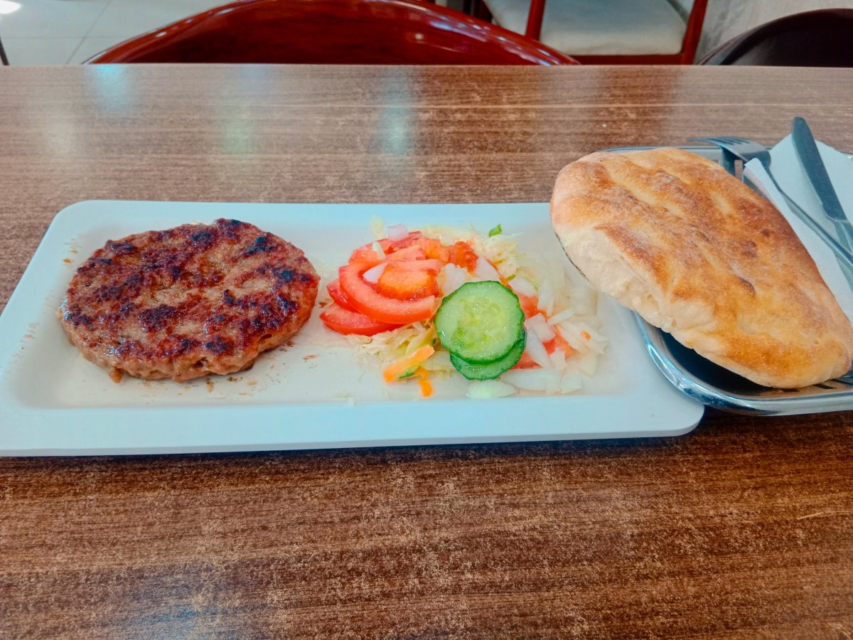 Oběd v Kosovu