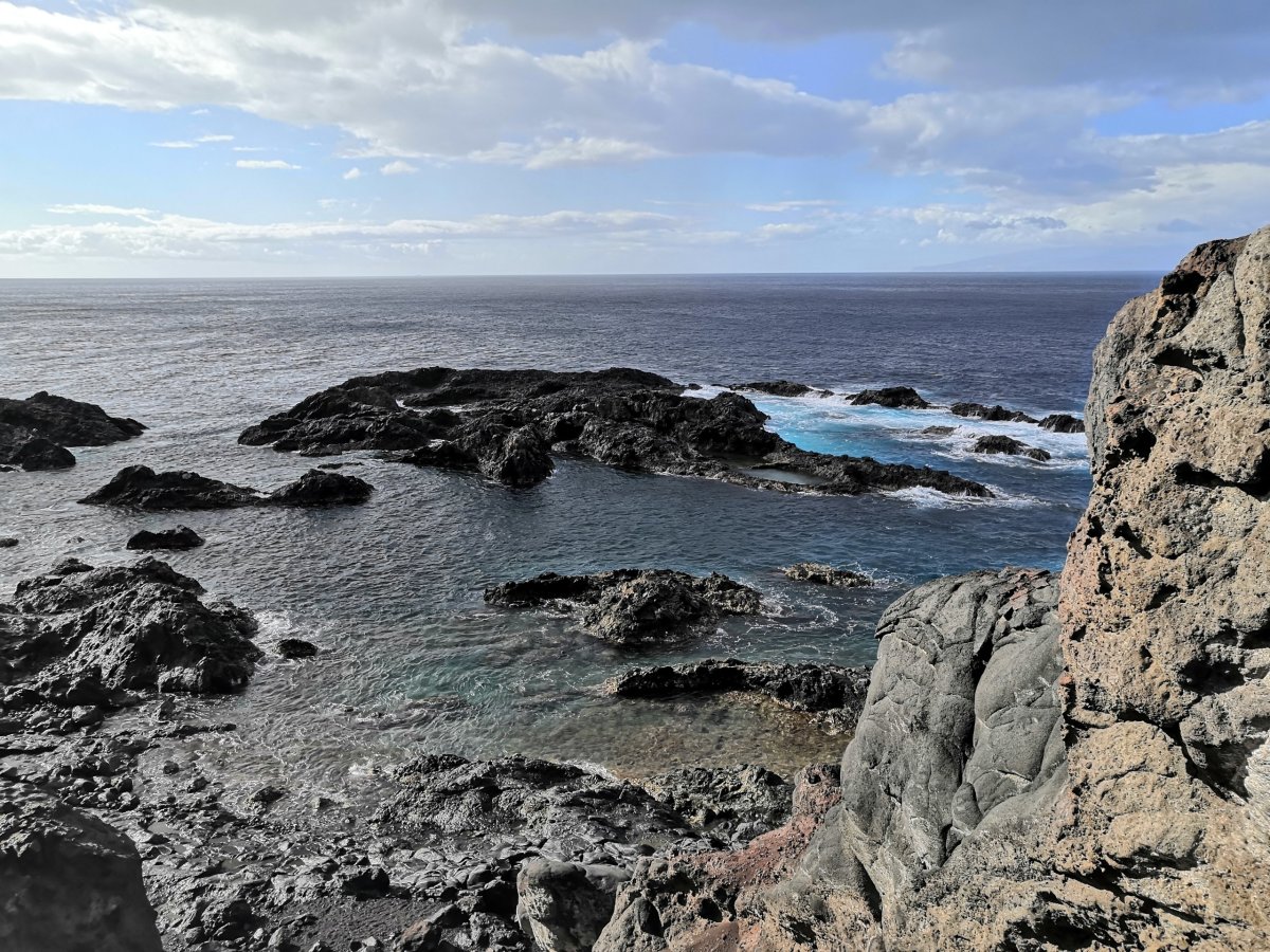 Moře pod městečkem