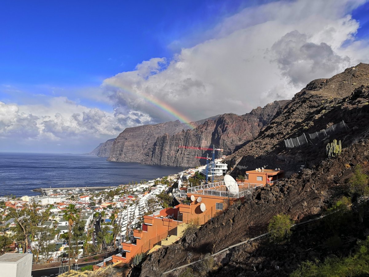 Útesy Los Gigantes z vyhlídky Mirador de Archipenque