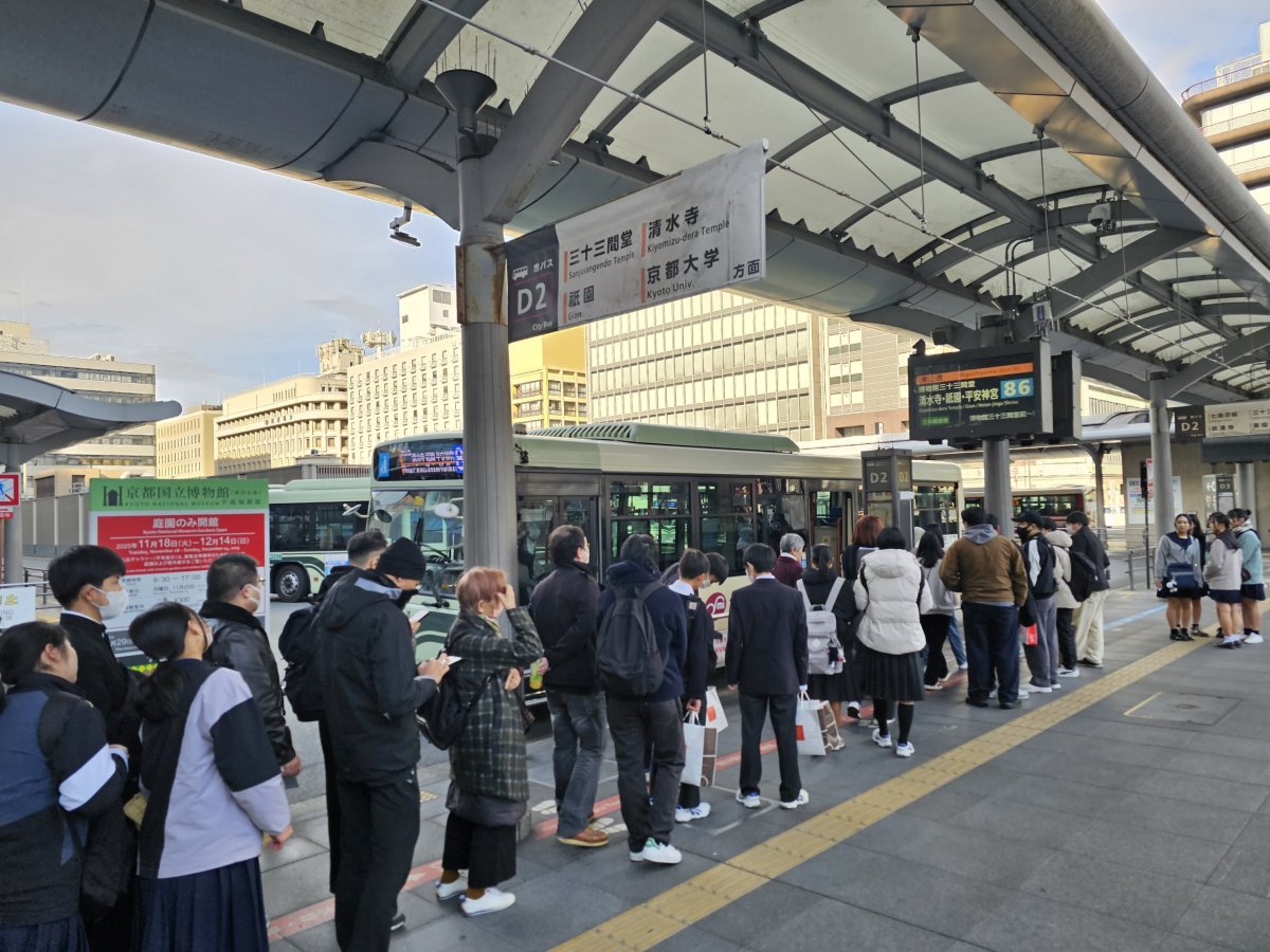 Fronta na městský autobus