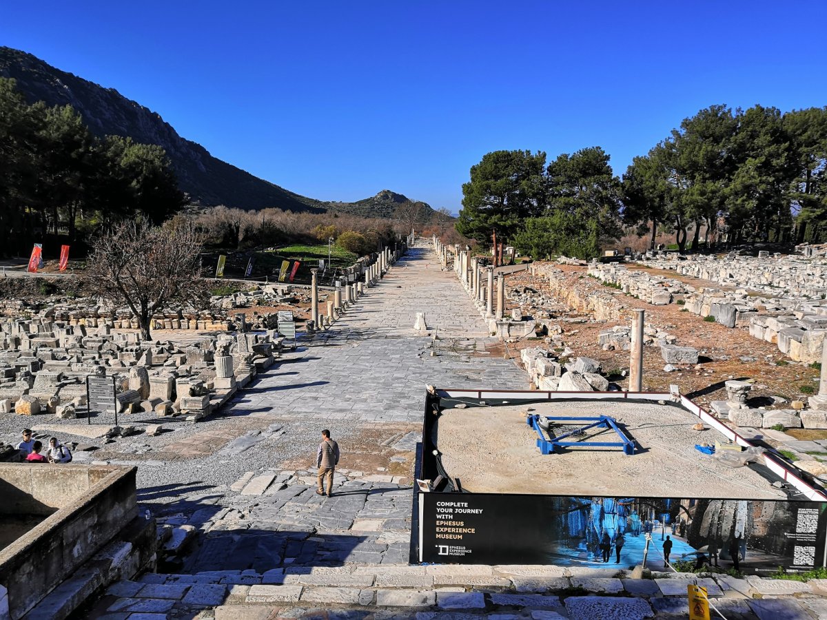 Kolonáda k bývalému přístavu