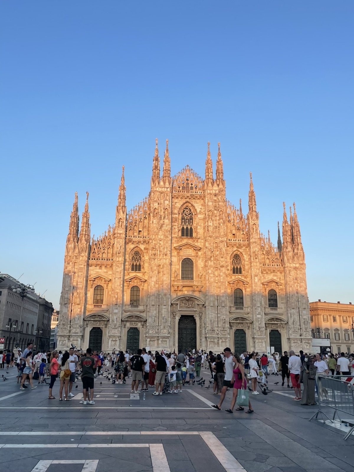 Duomo di Milano při západu slunce