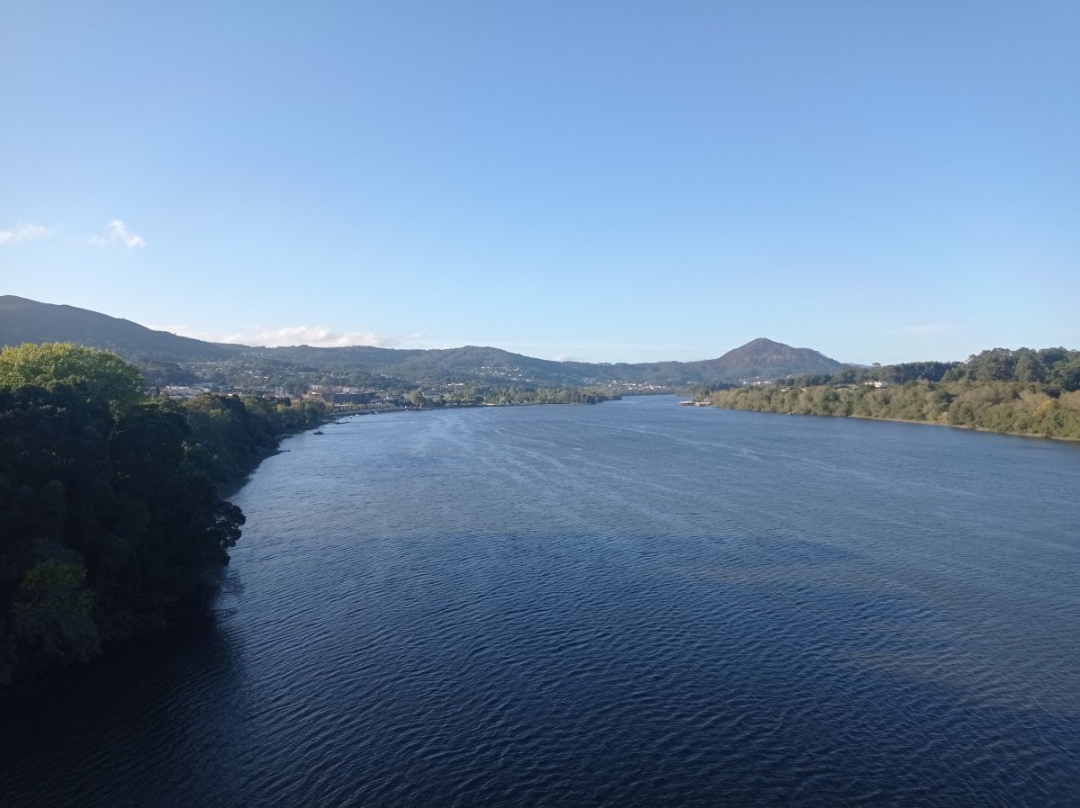 Vpravo Portugalsko, vlevo Španělsko