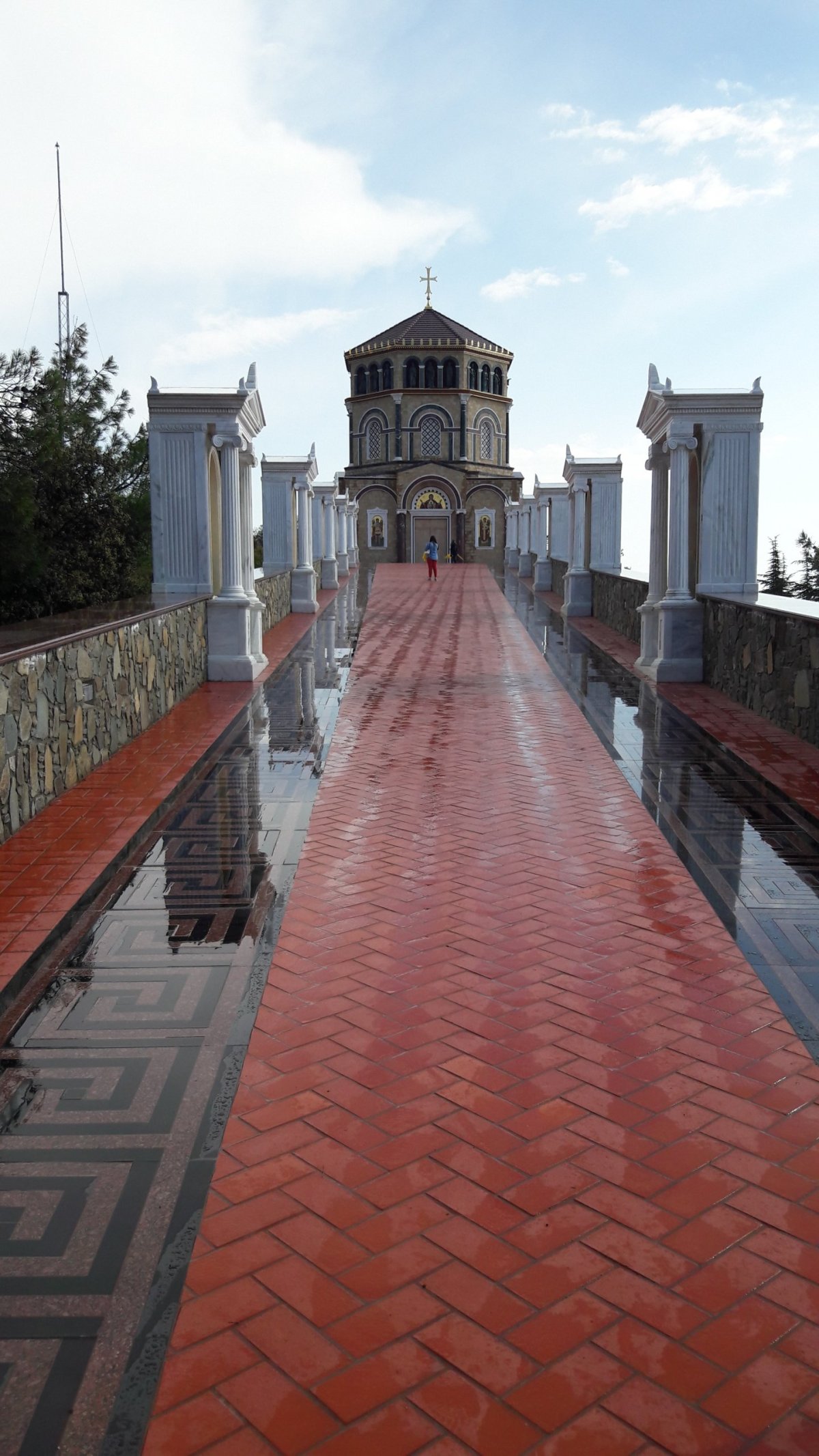 Kaplička a vyhlídka nad Kykkosem