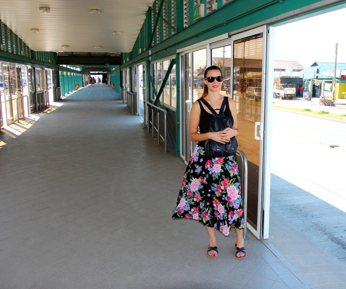 Jedno z mála moderních míst v Daru - nové nástupiště městského autobusu