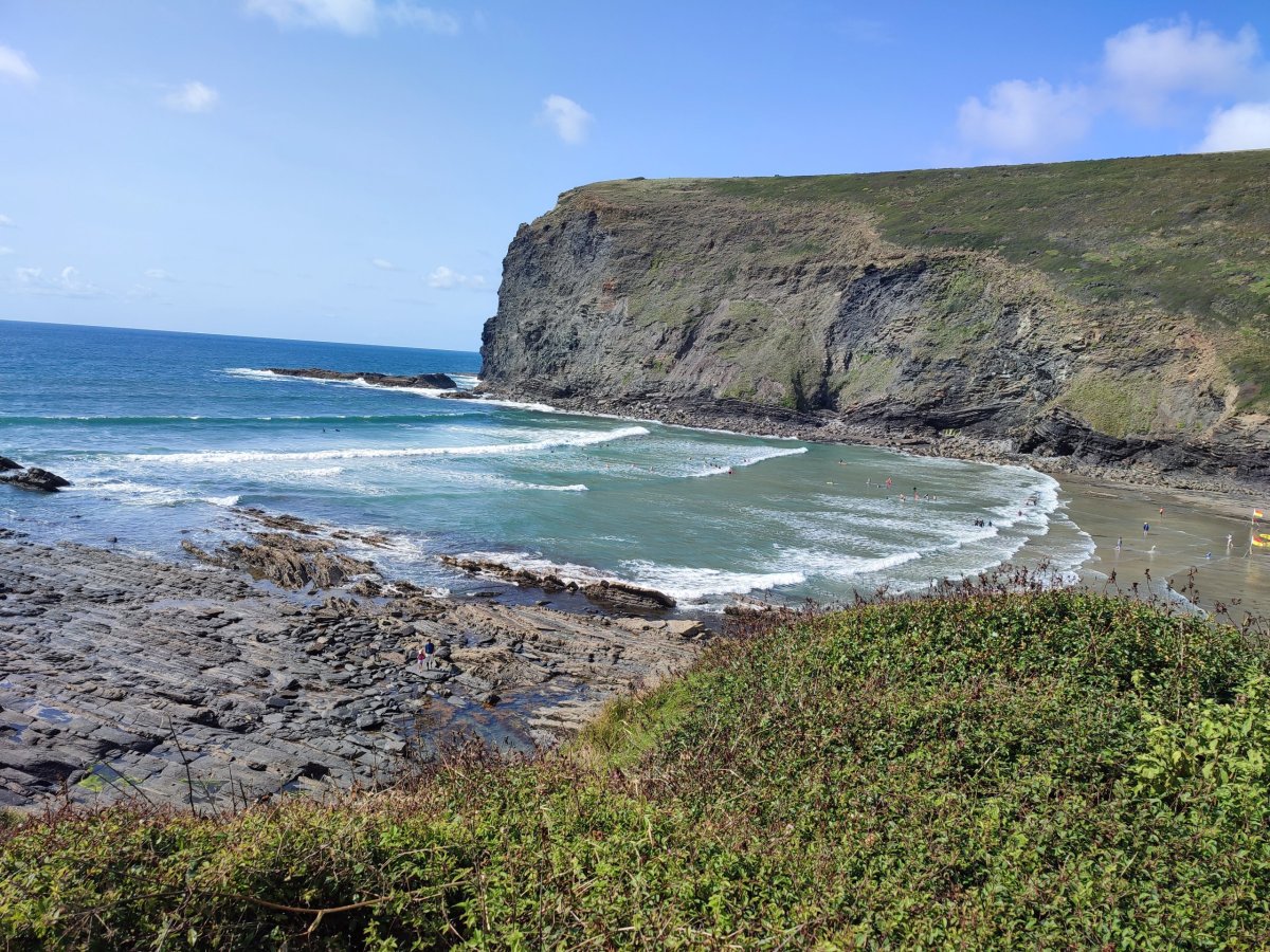 Pláž u Crackington Haven