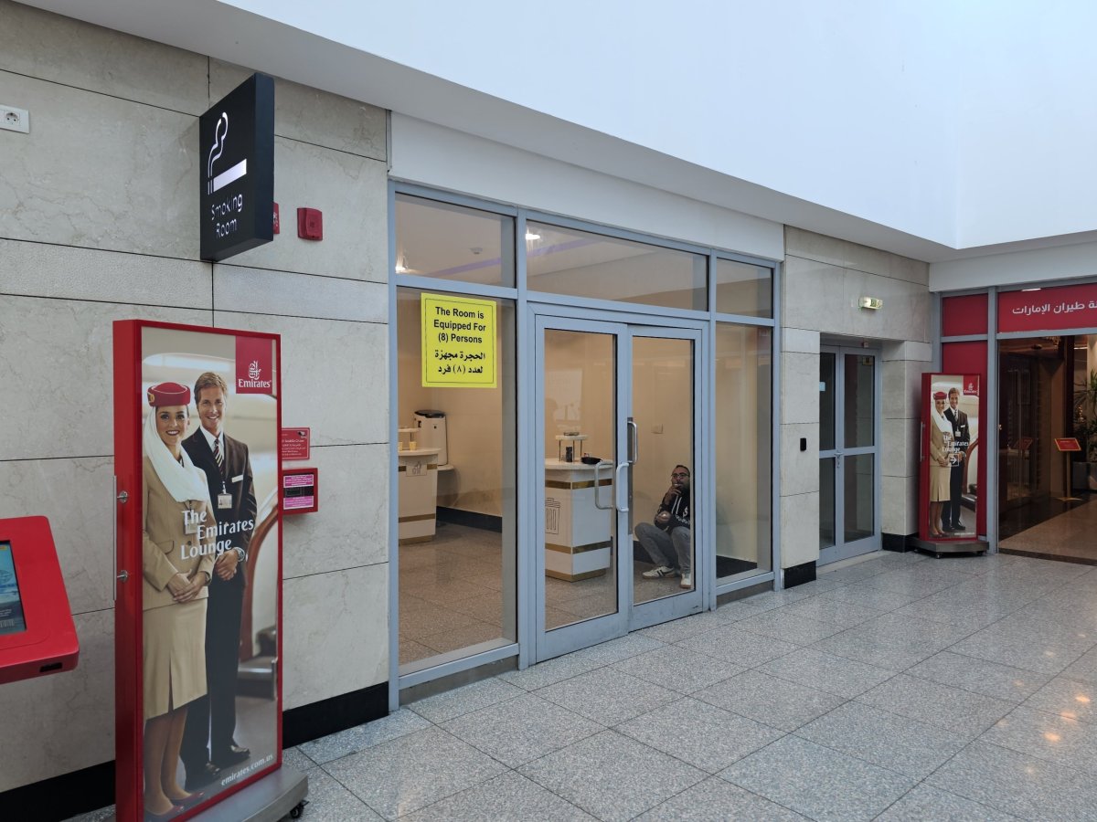 Kuřárna, tranzitní část, terminál 2