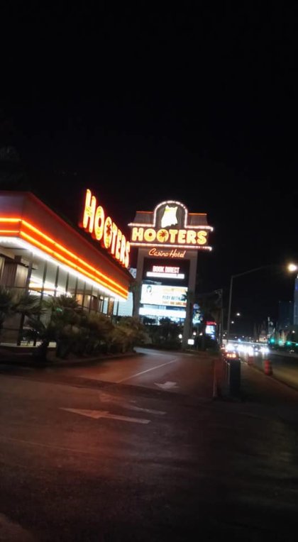 Hooters Hotel