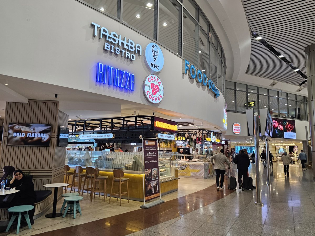 Food court, tranzitní část, terminál 2