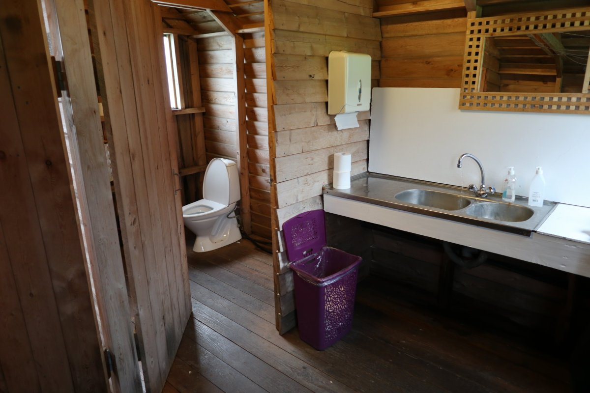 Koupelny v kempu Grettislaug.