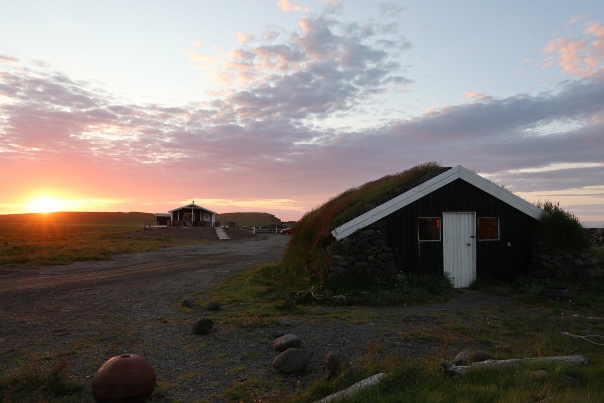 Kemp Grettislaug - foceno o půlnoci.
