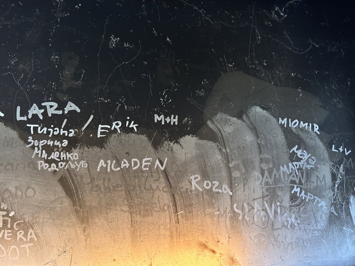 Jména věřících na všech... pomnících?