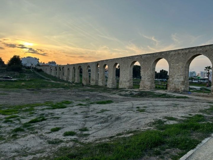 Akvadukt v Larnace