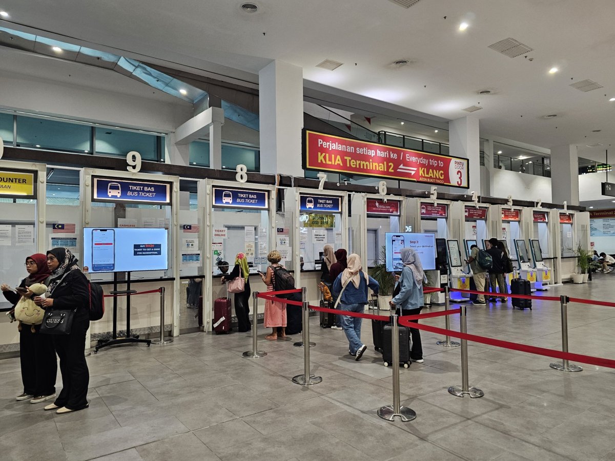 Jízdenky na dálkové autobusy, terminál 2