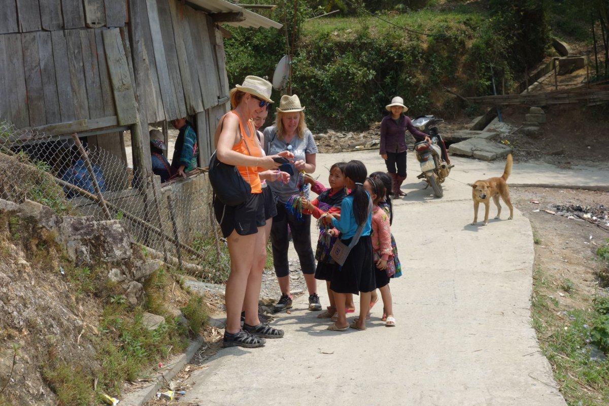 Zjistili že máme bonbony 
