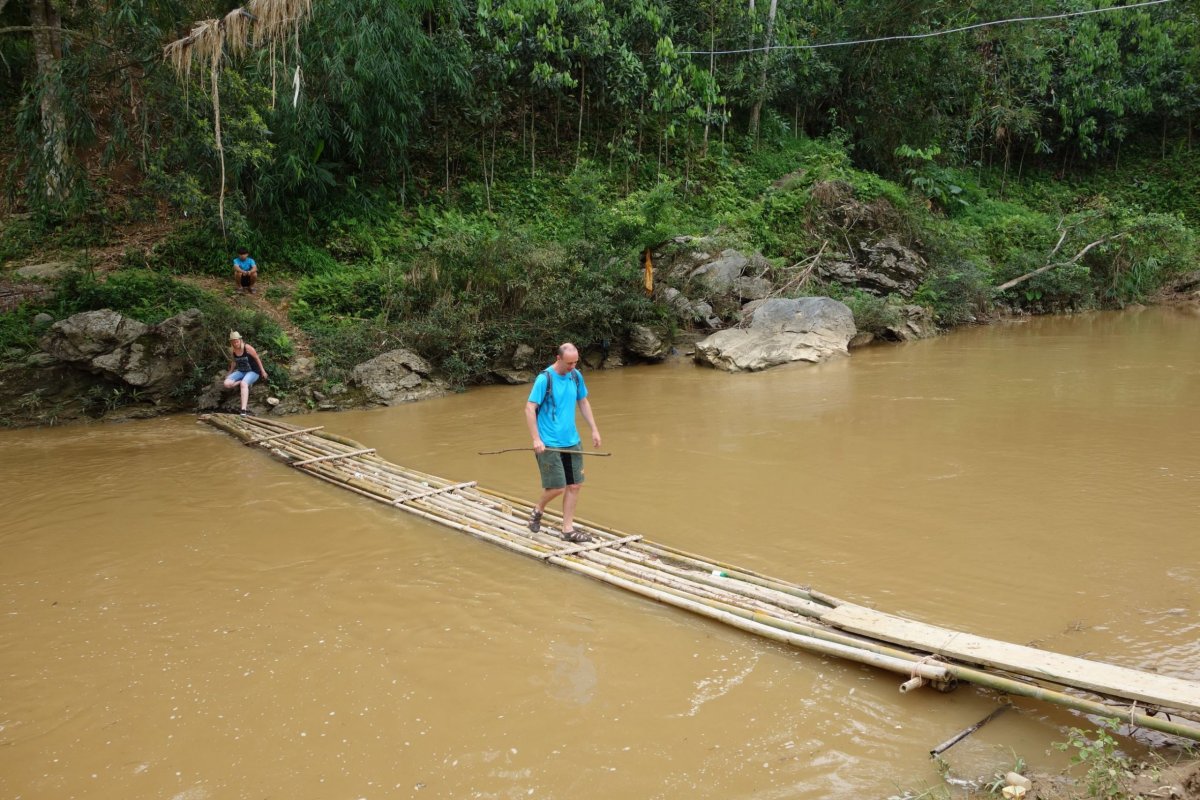 První odvážlivec na mostě