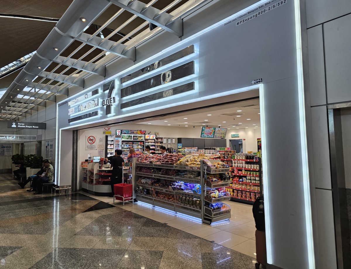 7-Eleven, terminál 1, veřejná část