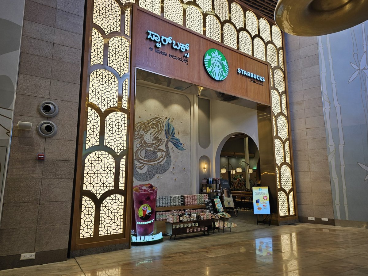 Starbucks, terminál 2, tranzitní zóna