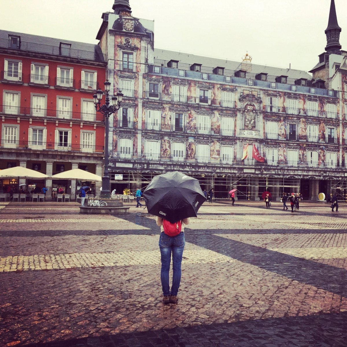 Plaza Mayor - Neexistuje zlé počasie len zle oblečený cestovateľ