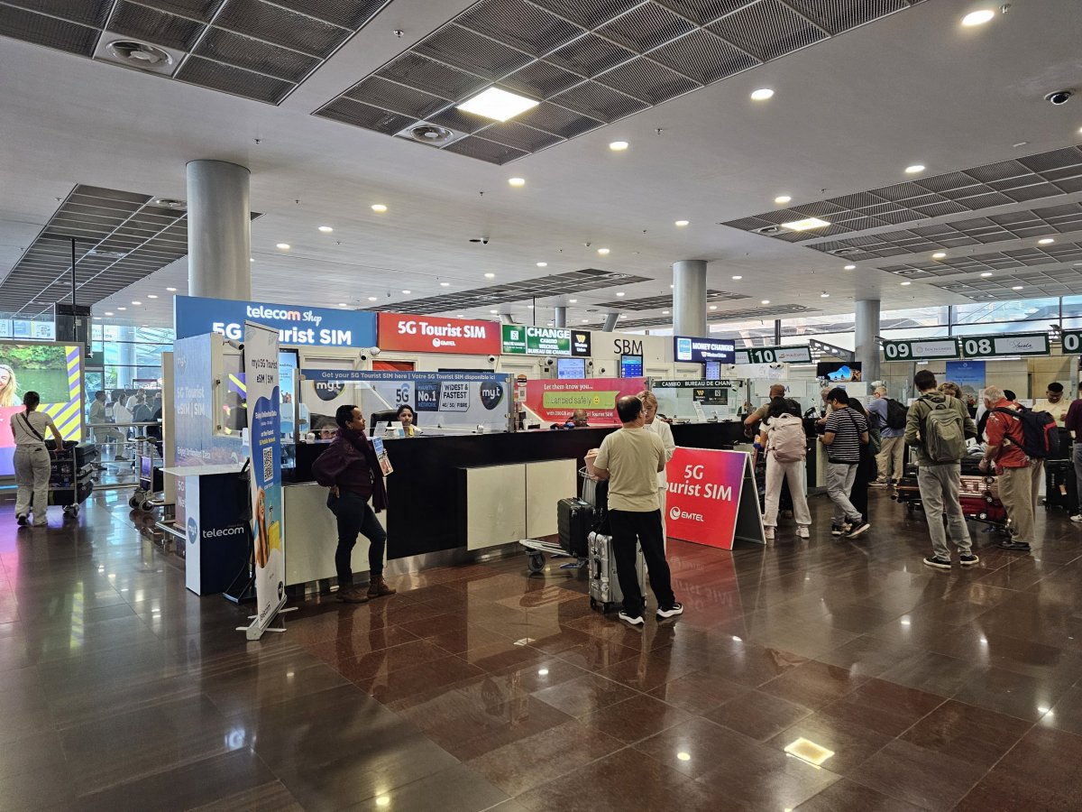 Prodejny sim karet a směnárny