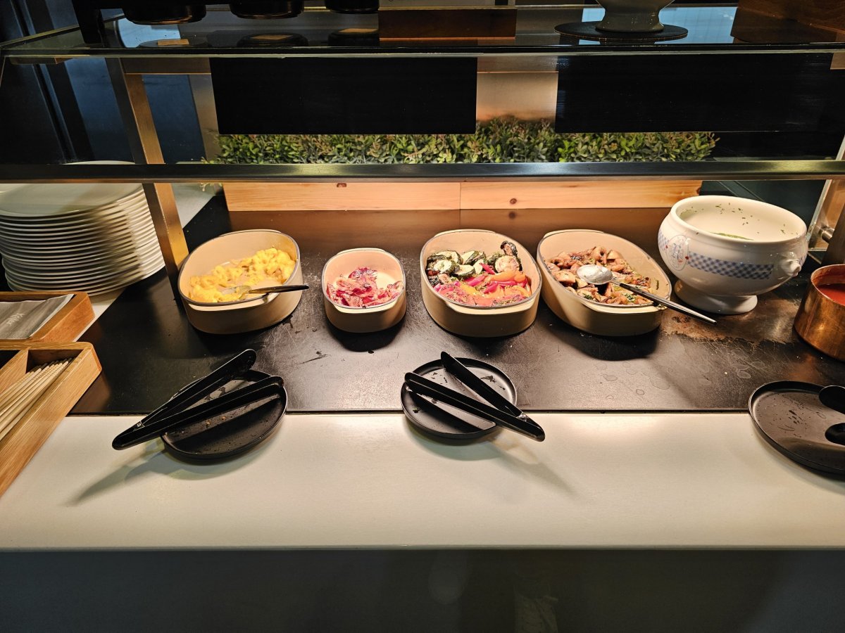 Bufet - teplá snídaňová nabídka