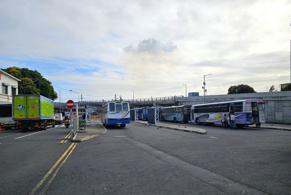 Autobusová stanice Deschartres Street