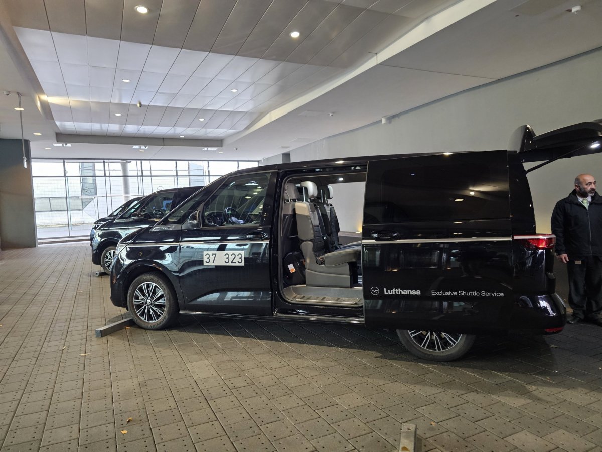 Odvoz limuzínou k letadlu