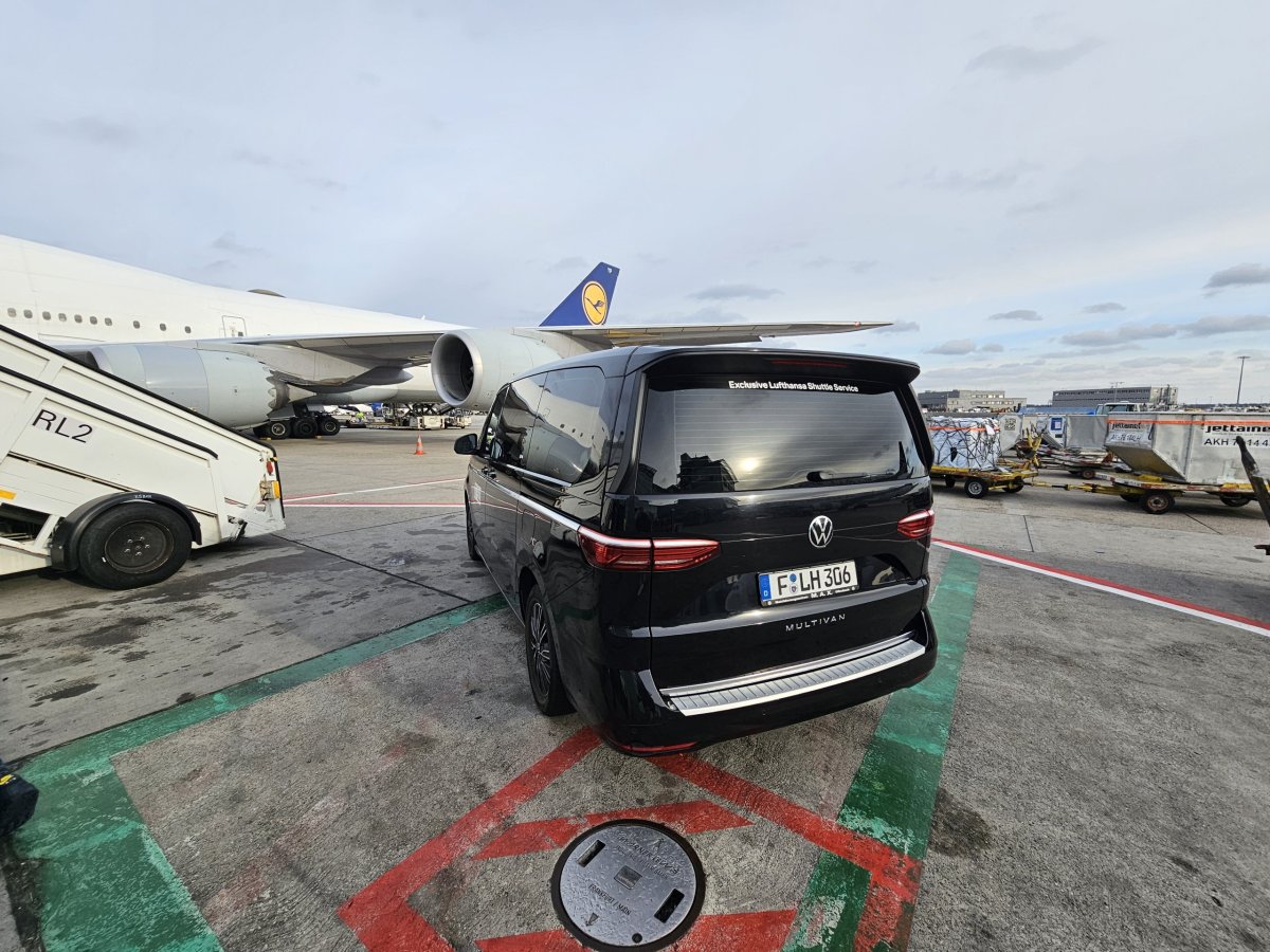 Odvoz limuzínou k letadlu