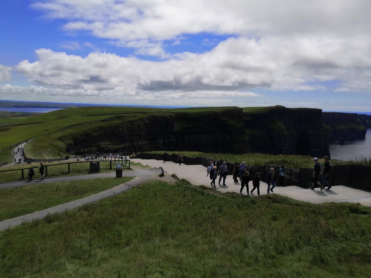 Cesta od věže k návštěvnickému centru