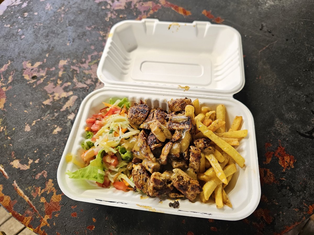 Kuřecí maso s hranolky