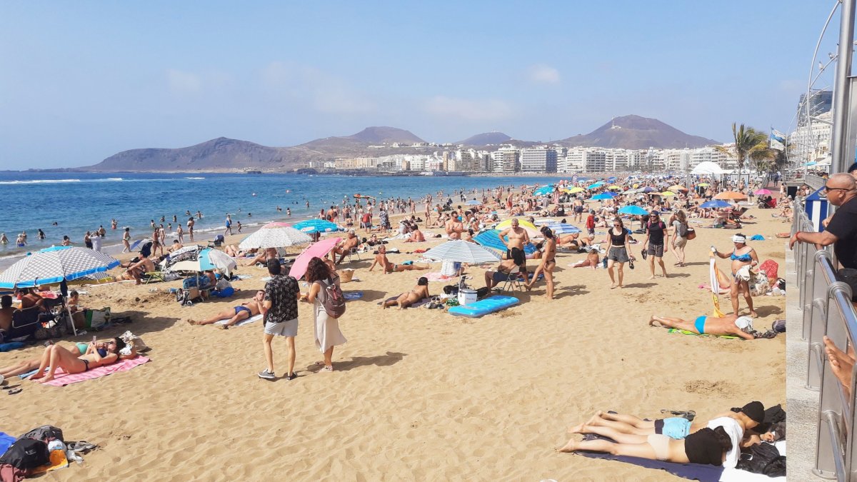 Sobotní mumraj na pláži v Las Palmas