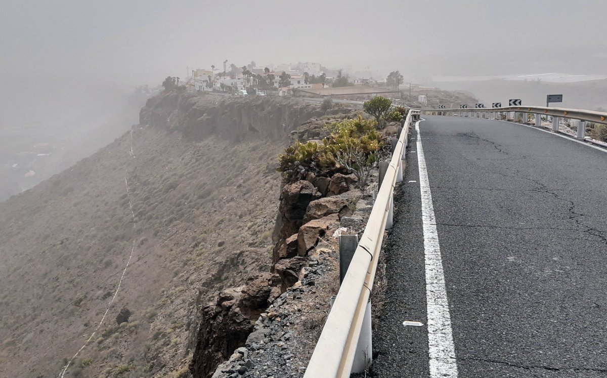 Hřeben 7 metrů široký