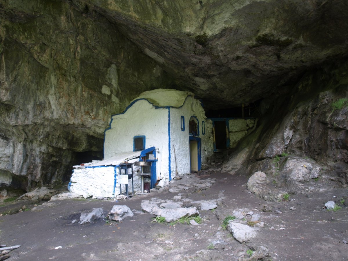 Jeskyně Agios Dionisus