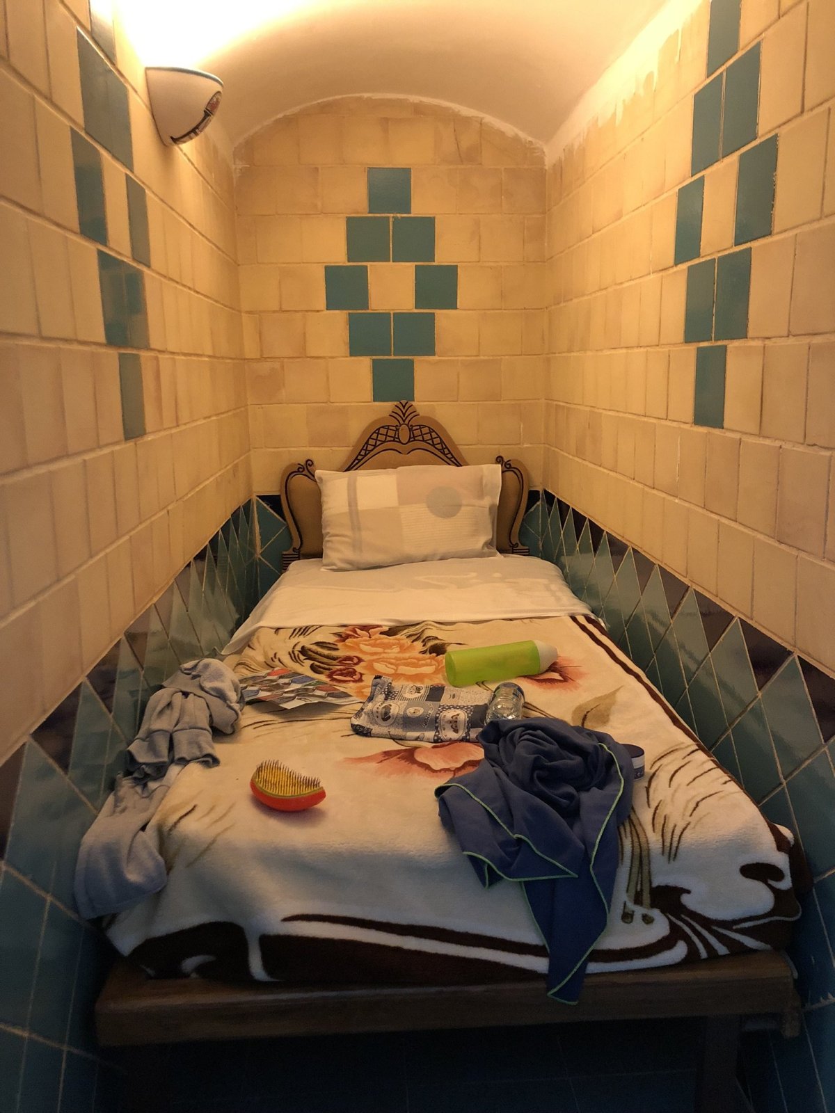 Ubytování v ženském dormu v Niayesh Hostelu (Šíraz). Pět eur na noc/osoba.